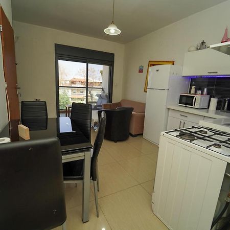 Family Apart Nahariya Exterior foto