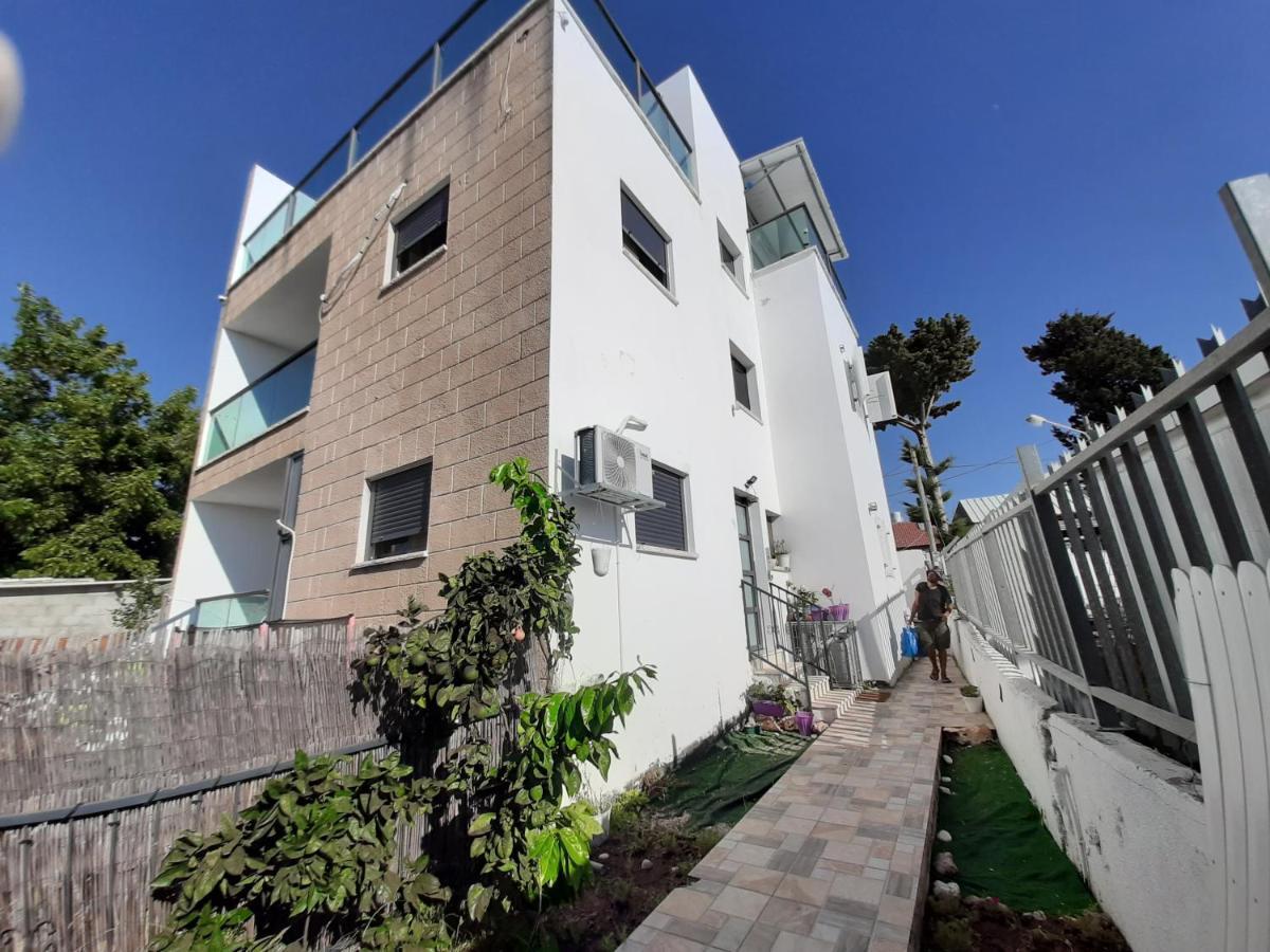 Family Apart Nahariya Exterior foto